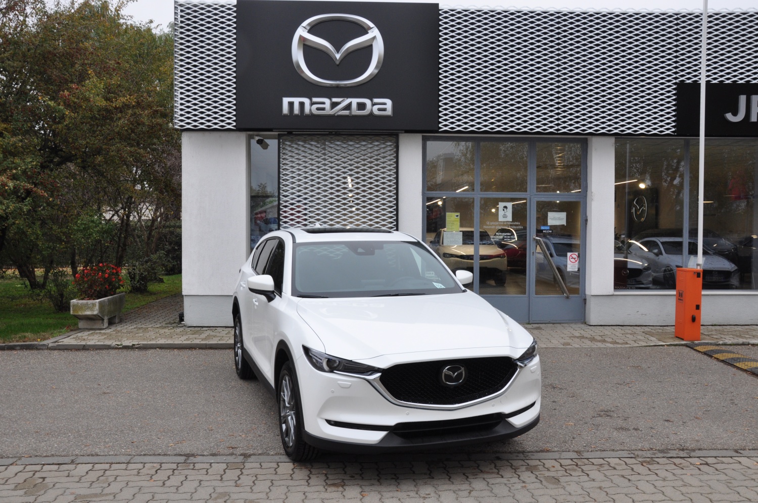 Mazda Cx 5 G 194 Awd A T Takumi Plus Navigacio Jp Auto Mercedes Benz Kia Suzuki Markakereskedes Es Szerviz